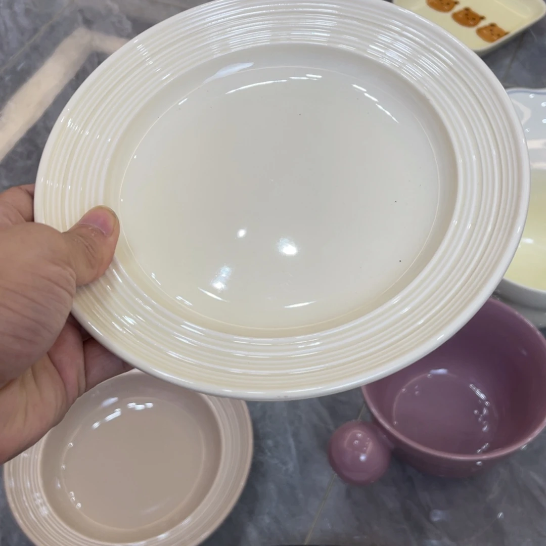 陶瓷微瑕餐具介意勿拍，满18飞！