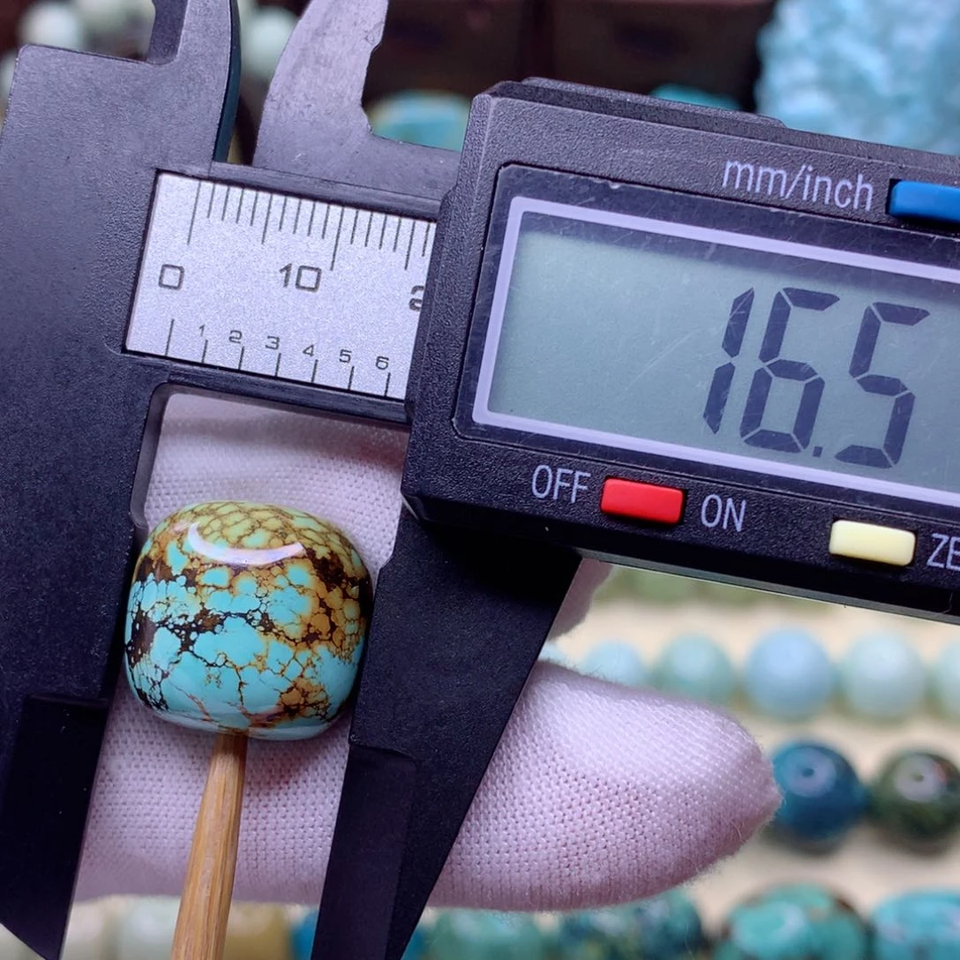 绿松石颈饰未镶嵌