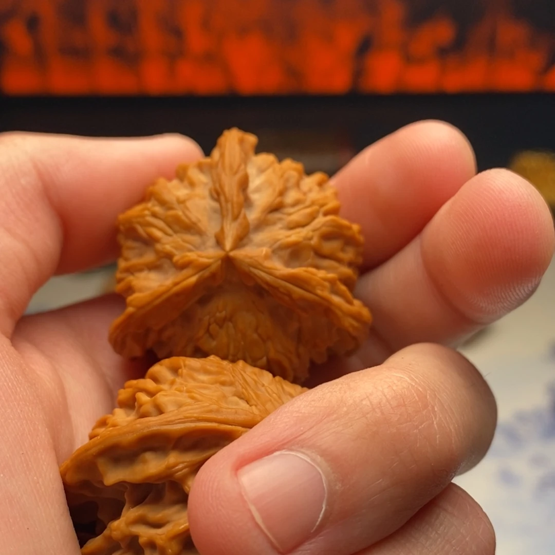 刘***雄文玩核桃把件盘山