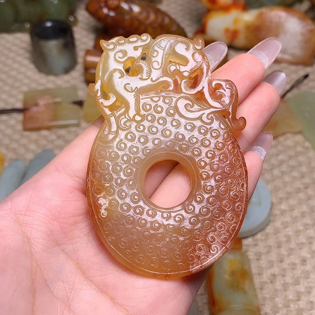 蛇纹石玉未镶嵌颈饰