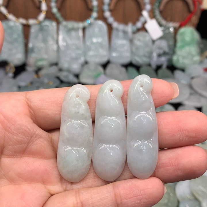 翡翠未镶嵌颈饰11