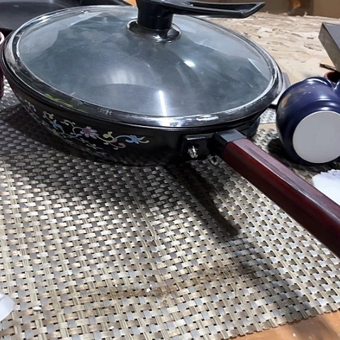 微瑕，明火，口径32高度9炒锅