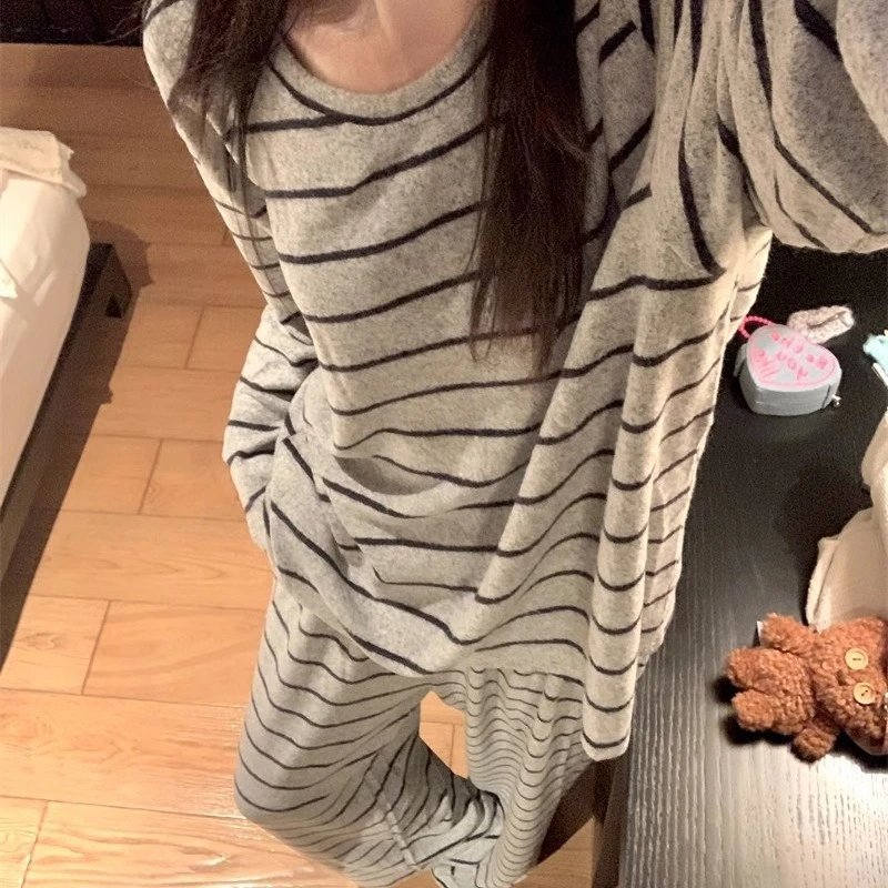 韩系简约灰色条纹德绒睡衣女秋冬季新款保暖宽松可外穿家居服套装
