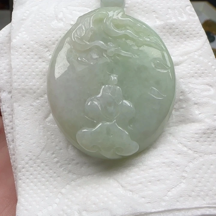 翡翠颈饰未镶嵌悟道