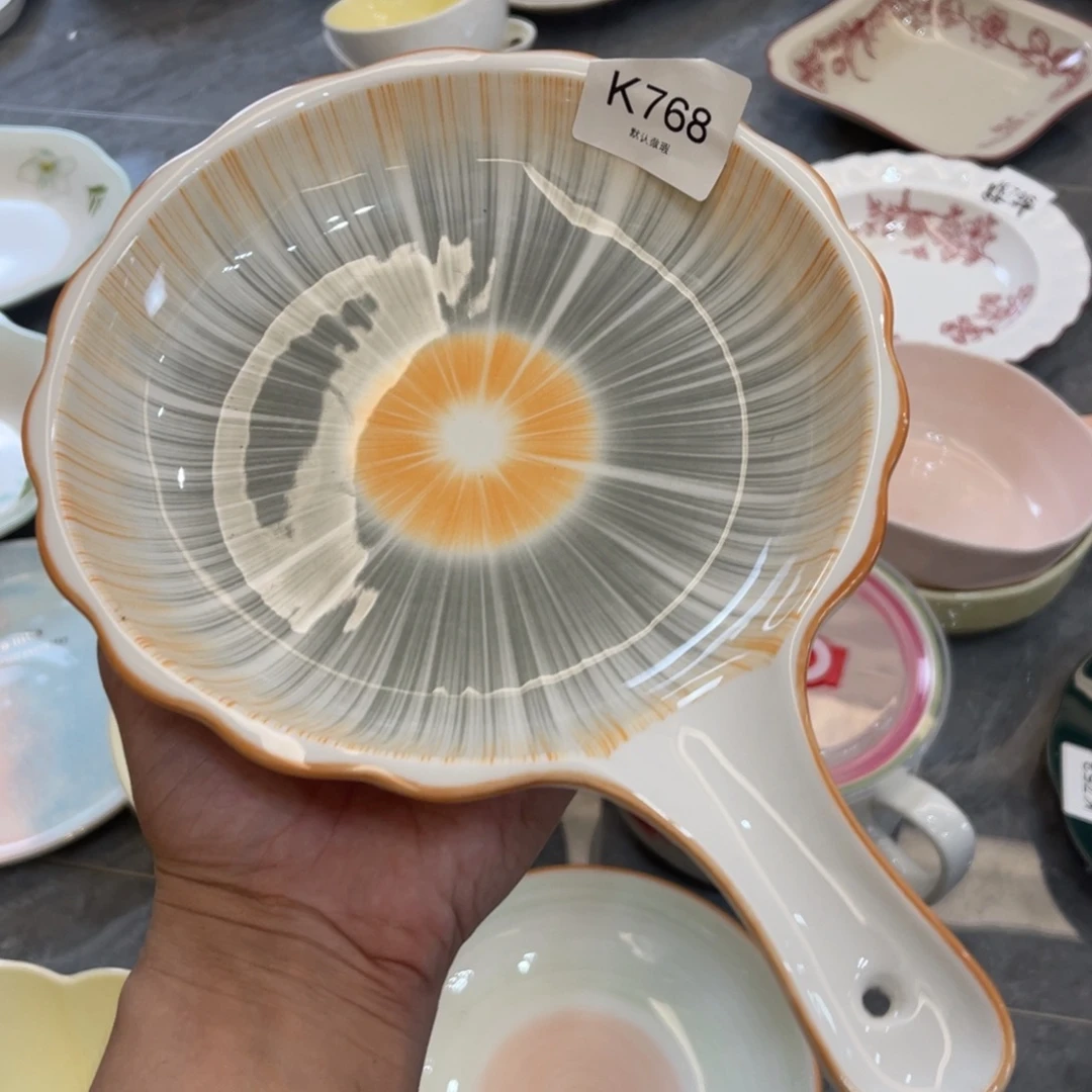 陶瓷微瑕餐具介意勿拍，满18飞！