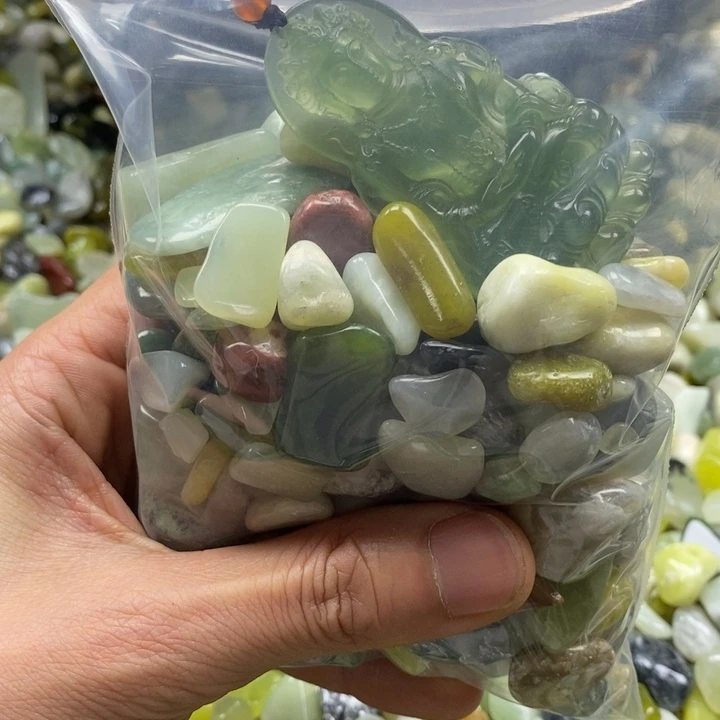 蛇纹石玉鱼缸石未镶嵌
