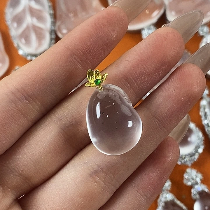 石英质玉18K金镶嵌颈饰