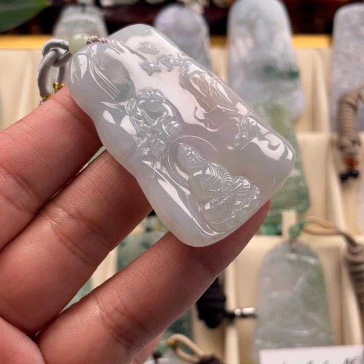 颈饰未镶嵌翡翠玉