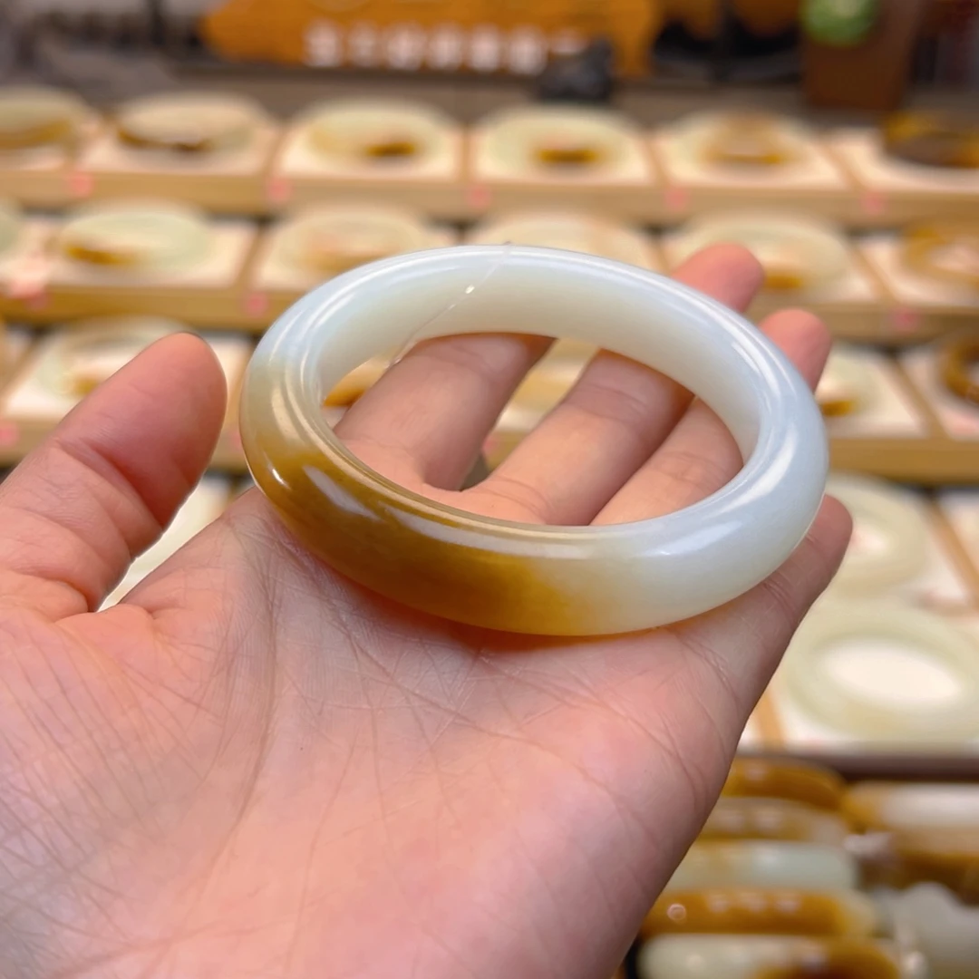 和田玉未镶嵌手镯2