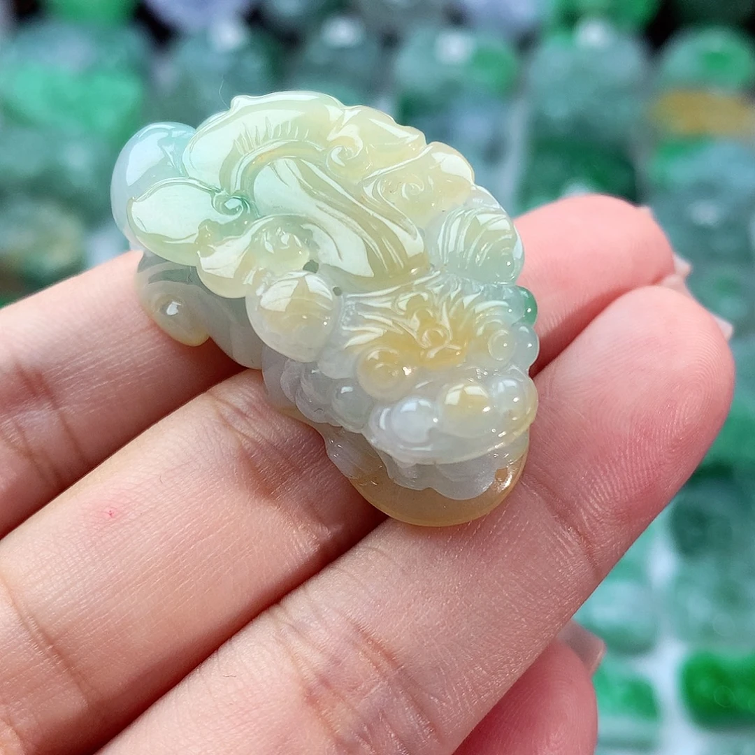 骄***6翡翠未镶嵌颈饰翡翠