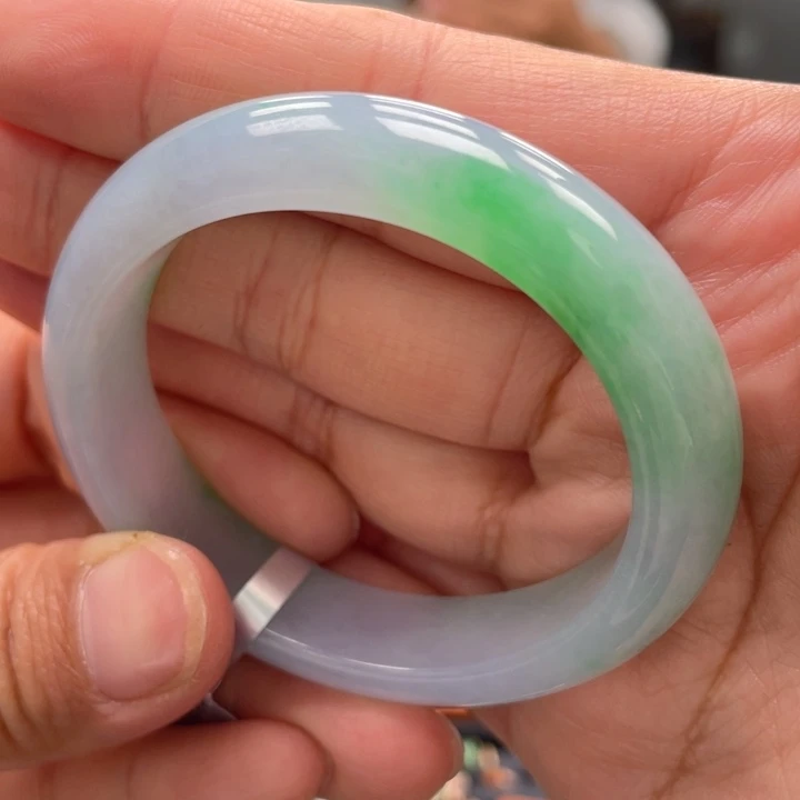 未镶嵌手镯（贵妃镯）翡翠缅甸翡翠