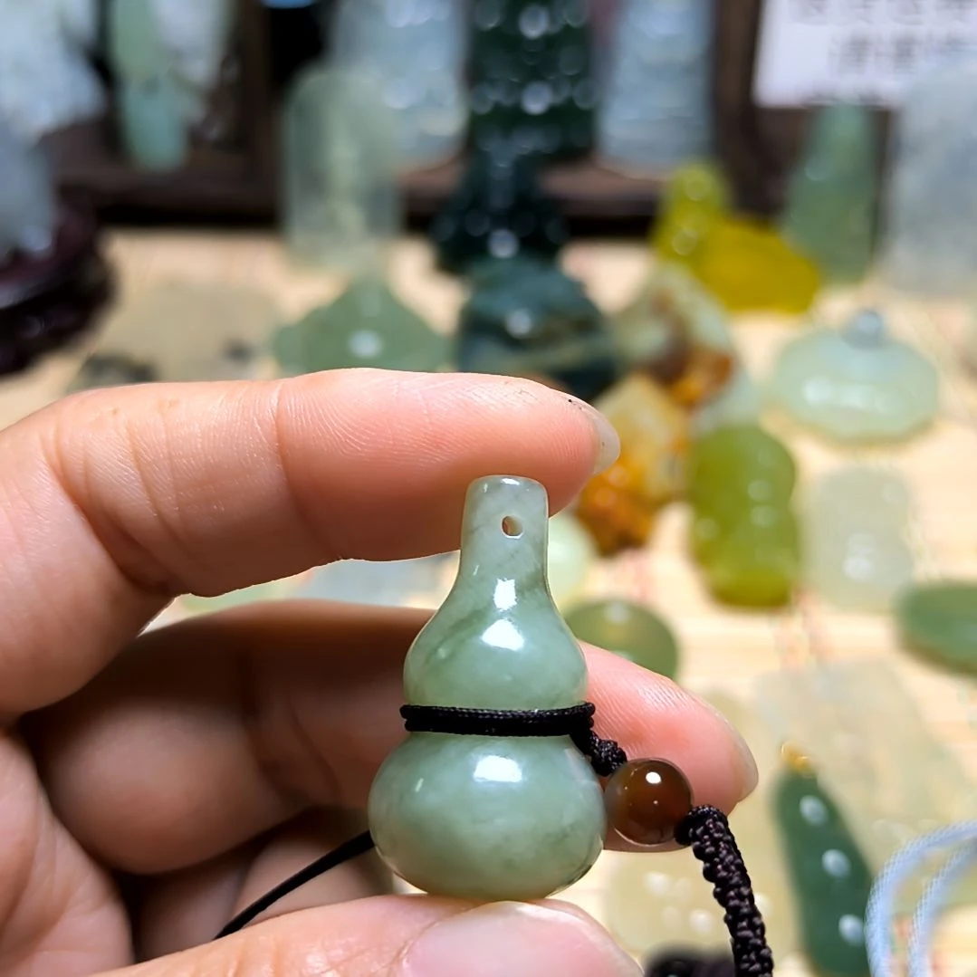 岫玉未镶嵌吊坠(不含链)方**象