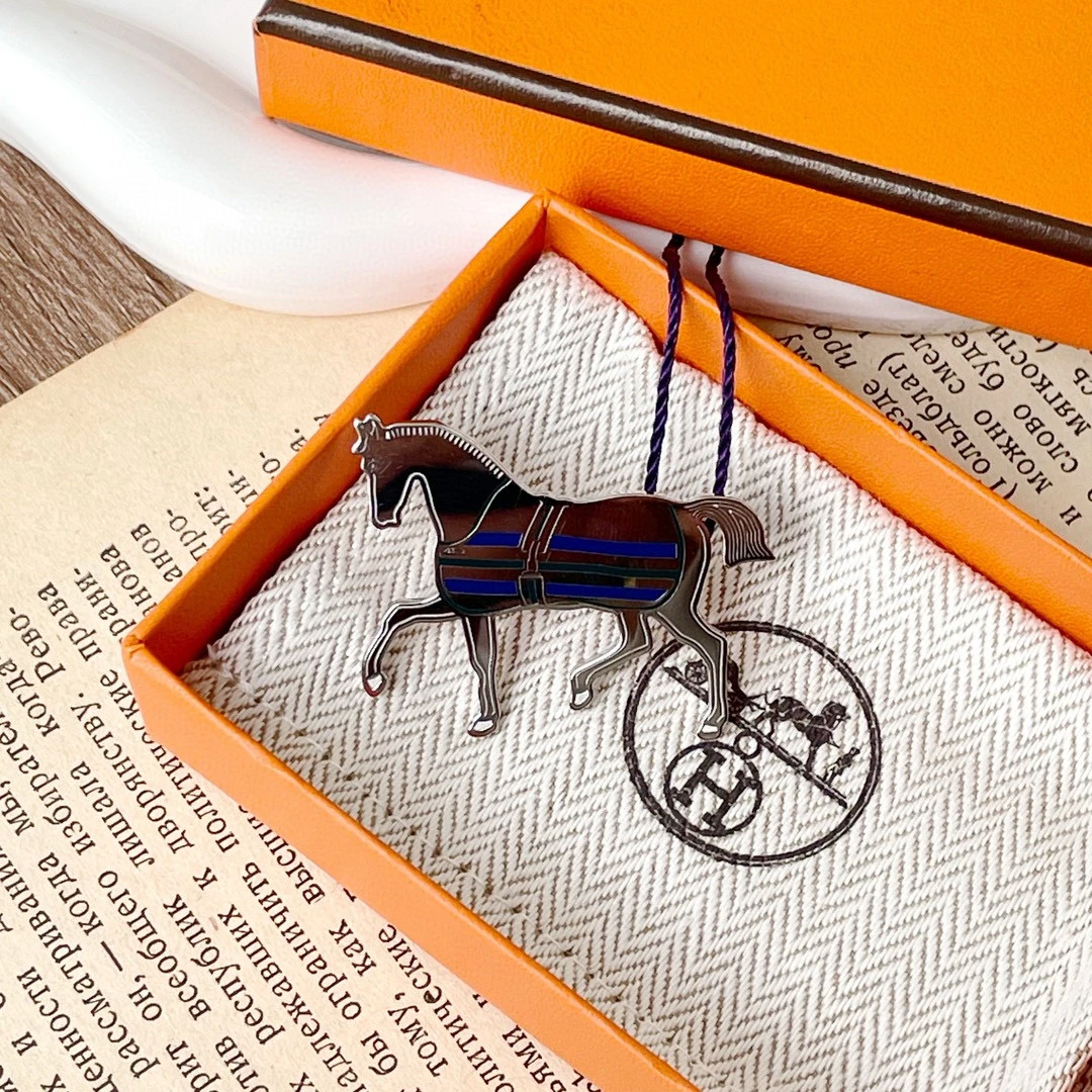 99新 Hermes/爱马仕 小马丝巾扣全新盒子防尘袋JM2-7551