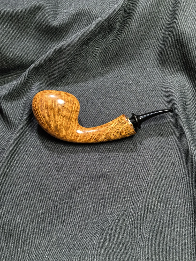 石楠木手工烟斗，喜欢的可以联系。