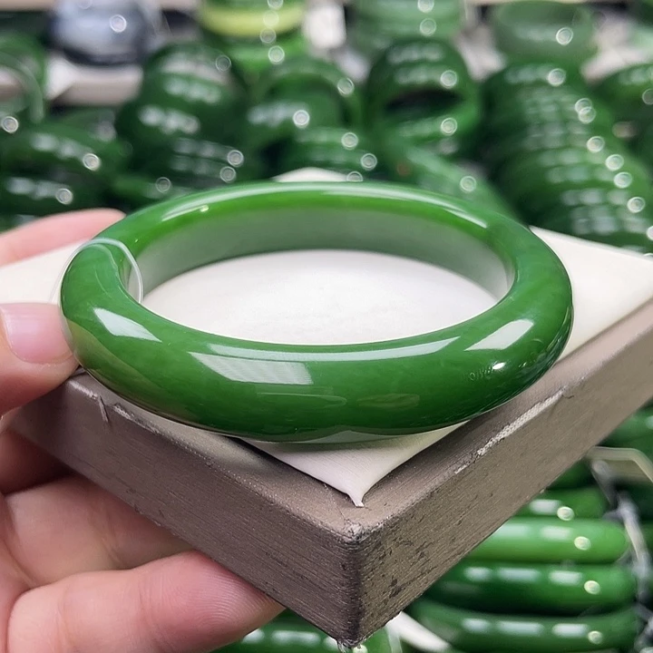 未镶嵌手镯和田玉（碧玉）