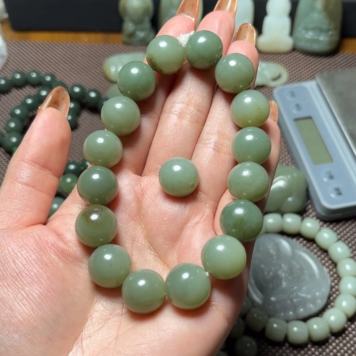 未镶嵌和田玉（糖玉）挂件故***事