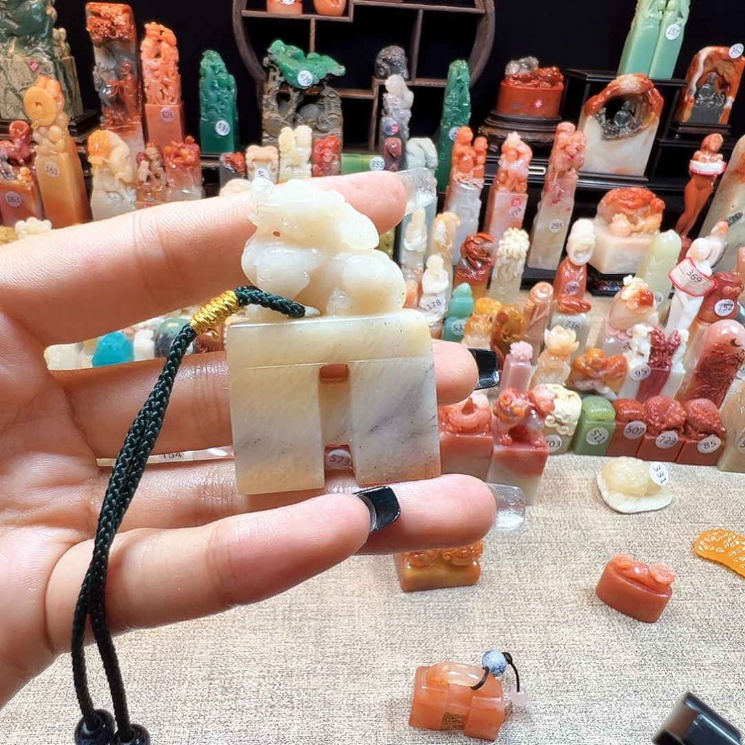 揪***鸭寿山石其他寿山石雕刻