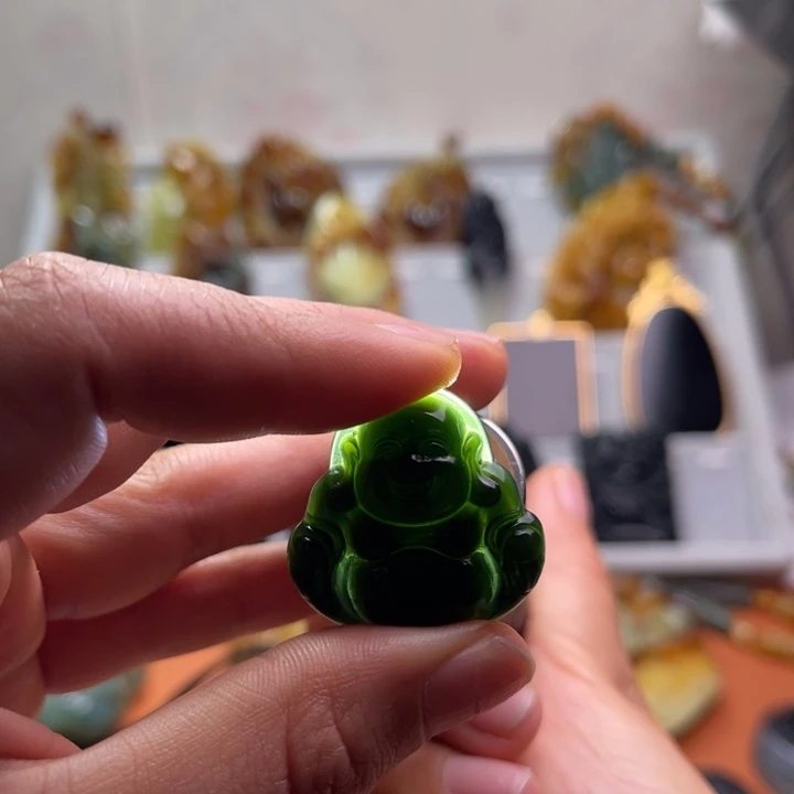 蛇纹石玉未镶嵌颈饰