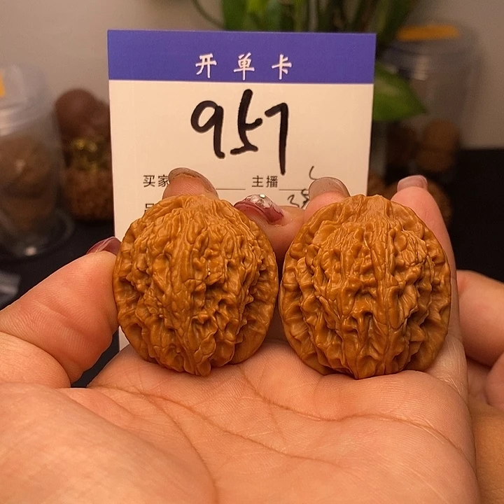 好***生吊坠桃核鸭蛋虎头35无刀痕s