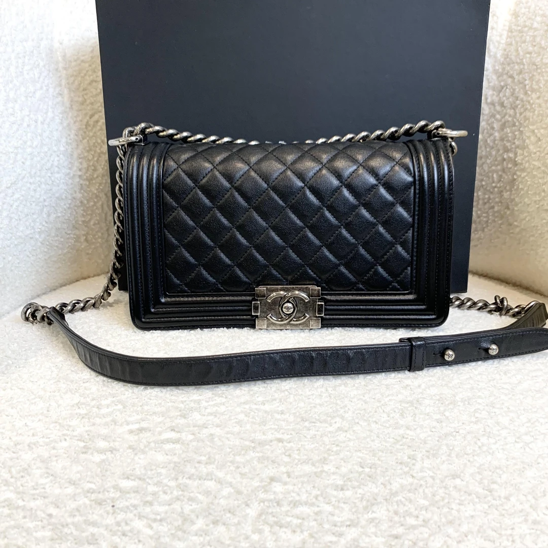 99新 Chanel/香奈儿 壹臻/黑银牛leboy中号单肩包 20开 59720923