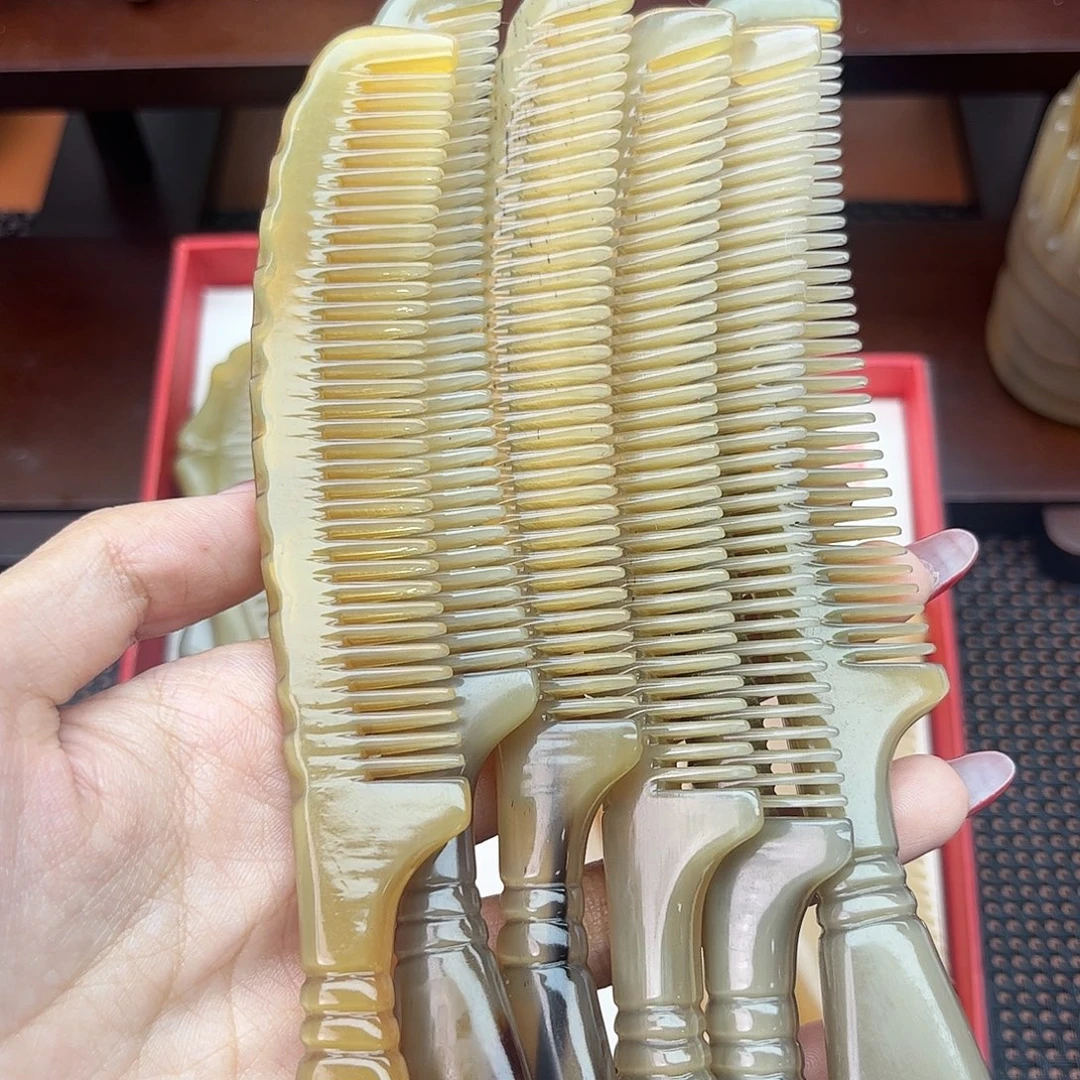 纯手工制作纯牛角梳子