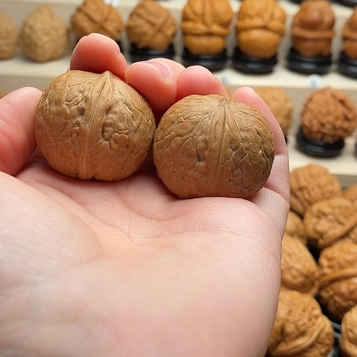 文玩核桃把件19小刚炮蛇皮球