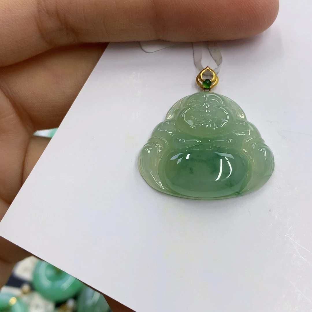 翡翠18K金镶嵌颈饰翡翠