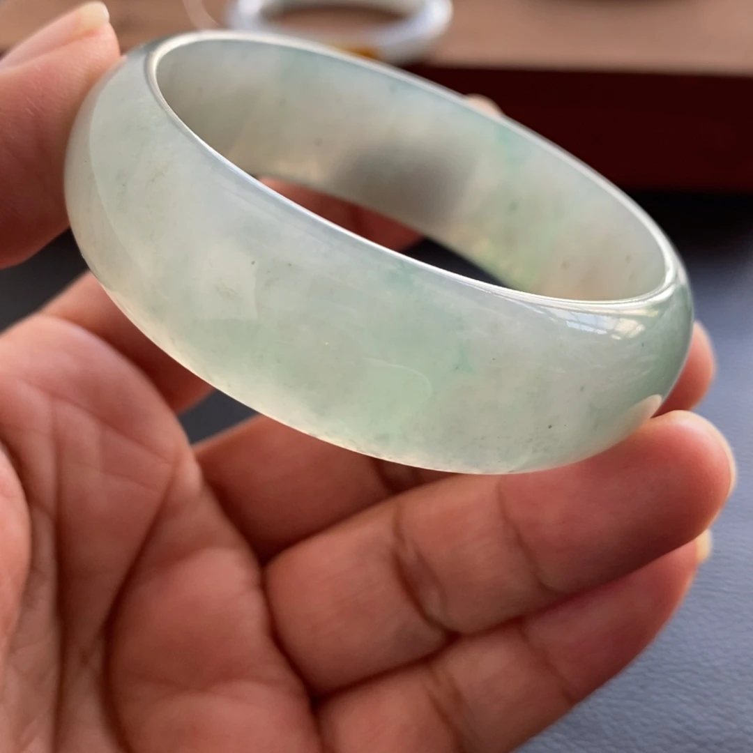 翡翠未镶嵌手镯（贵妃镯）天然翡翠手镯