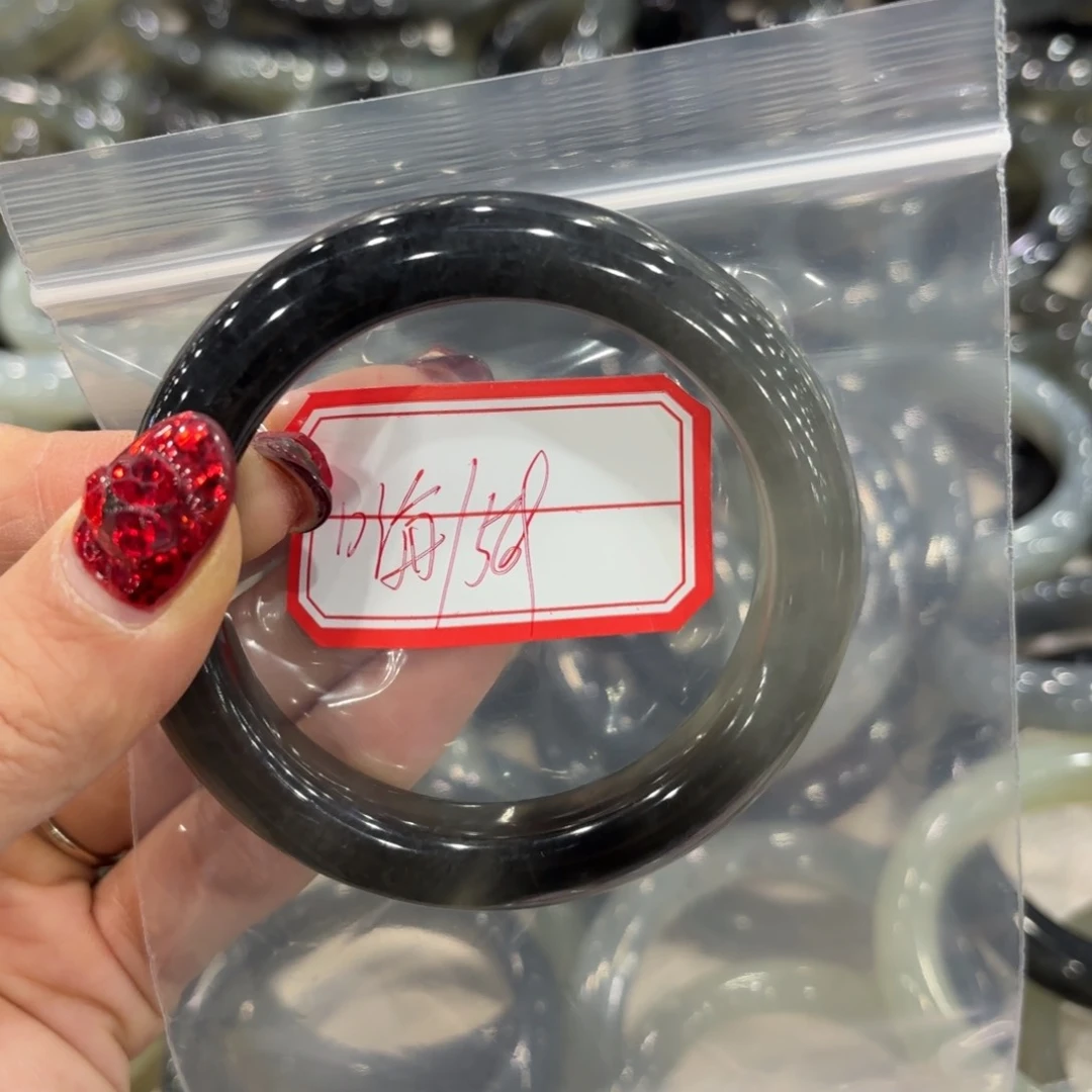 蛇纹石玉手镯未镶嵌嗨