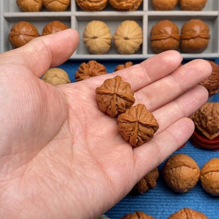 文玩核桃把件四棱