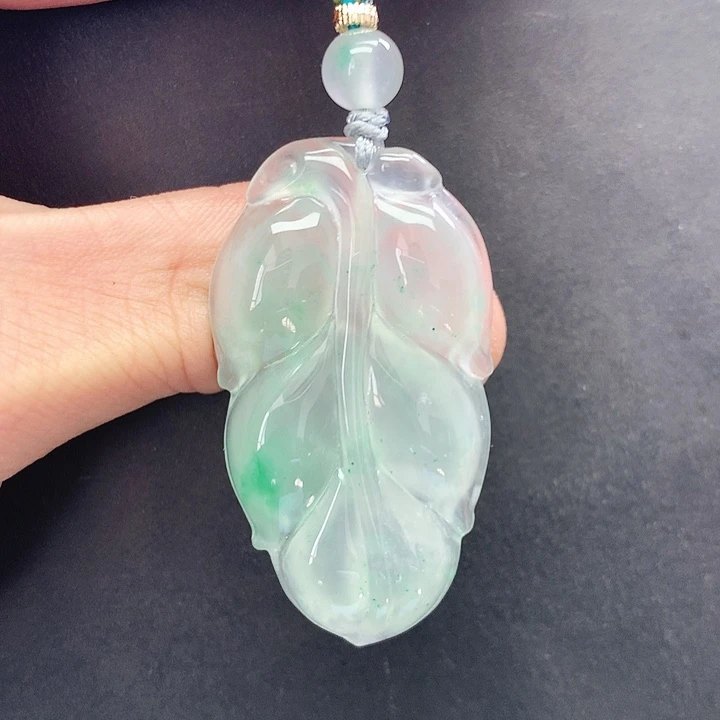 石英质玉未镶嵌颈饰