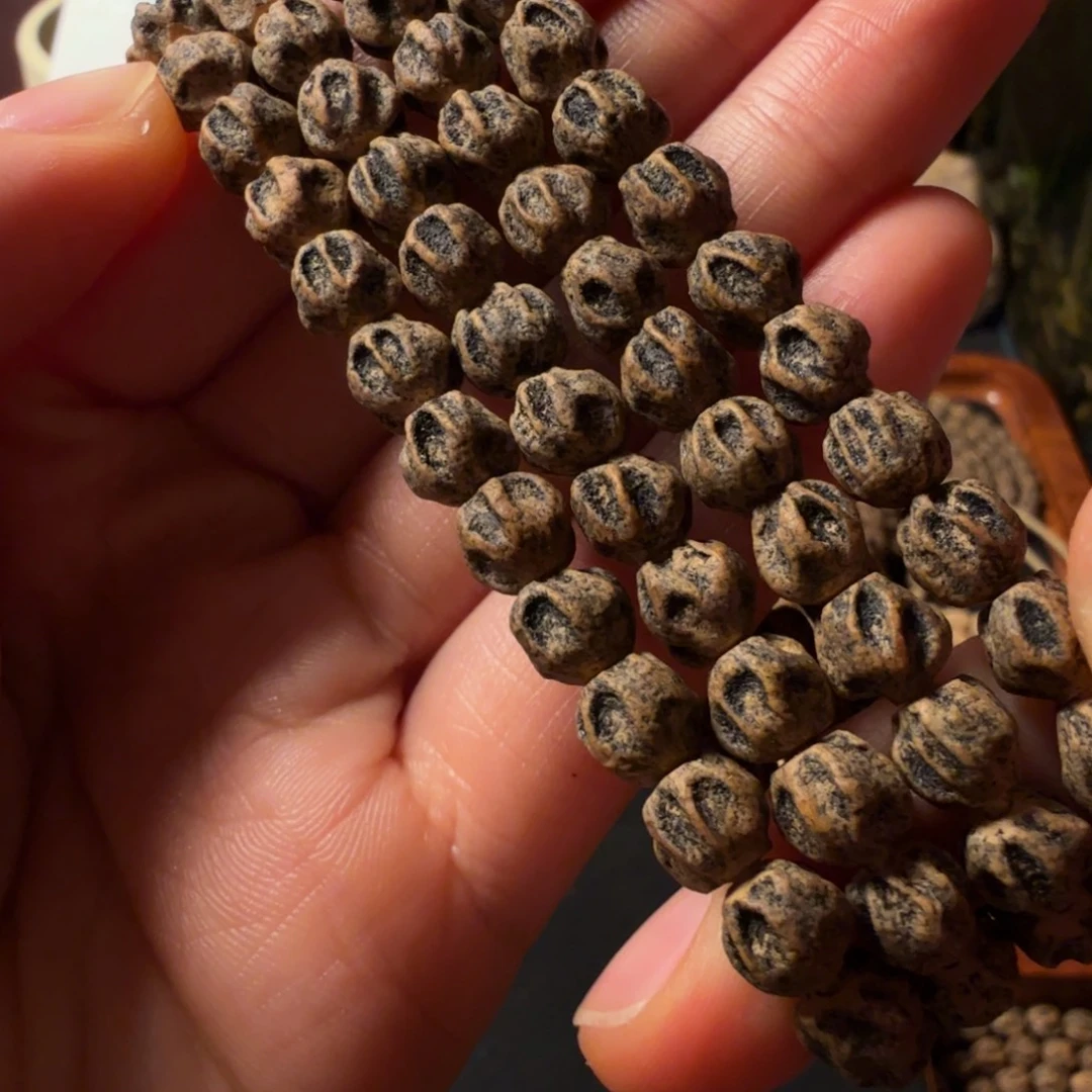 淡***定柏香籽/百香籽吊坠