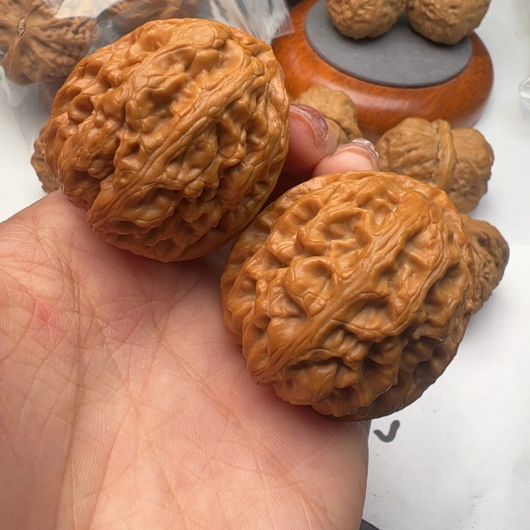 文玩核桃吊坠红锦鲤43