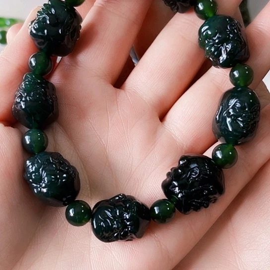 蛇纹石玉颈饰合金蔚**秀