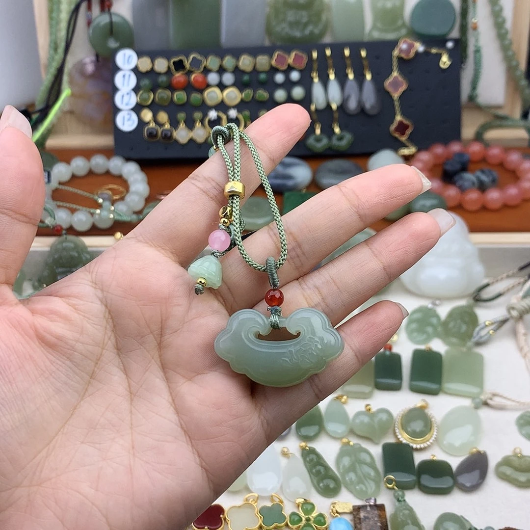 和田玉未镶嵌吊坠(不含链)