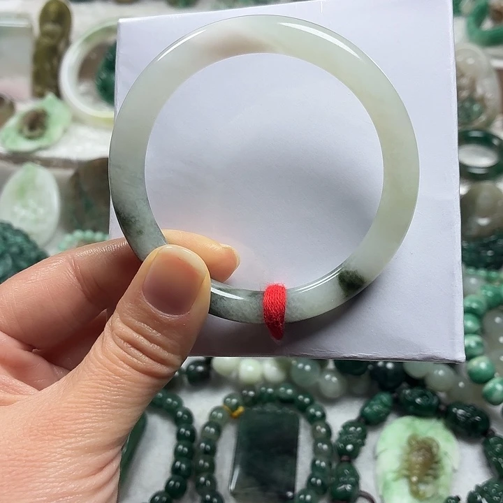 独山玉未镶嵌吊坠