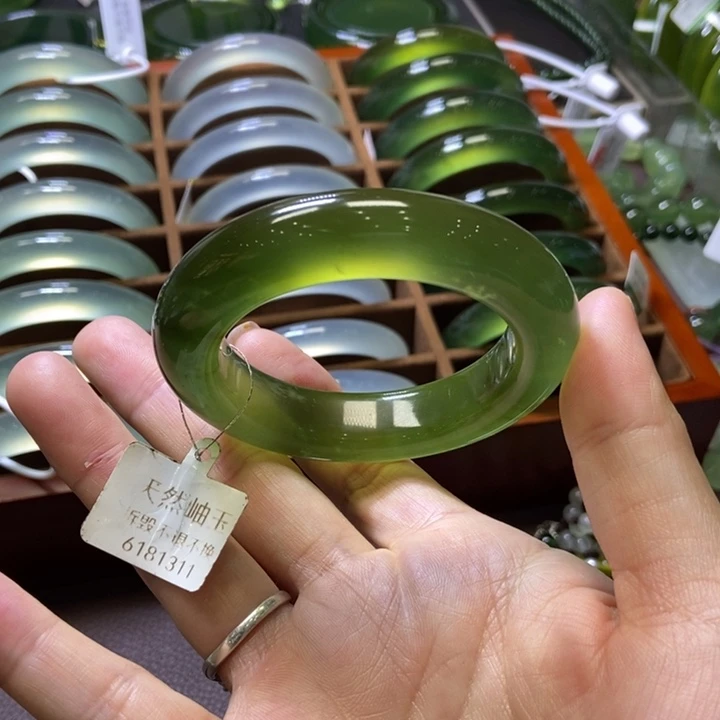 蛇纹石玉未镶嵌手镯50