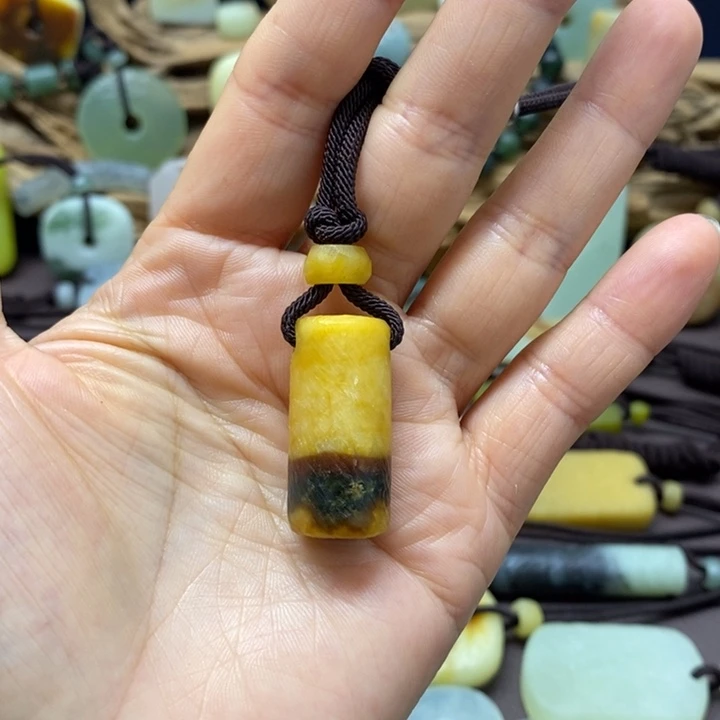 蛇纹石玉未镶嵌挂件