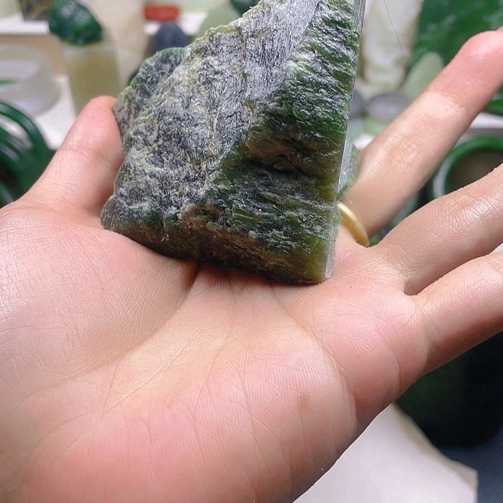 和田玉未镶嵌珠宝半成品