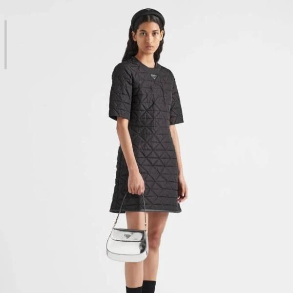 妃鱼/普拉达/聚酯纤维/连衣裙/95新/M9/19