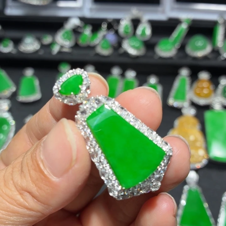 翡翠18K金镶嵌吊坠(不含链)翡翠