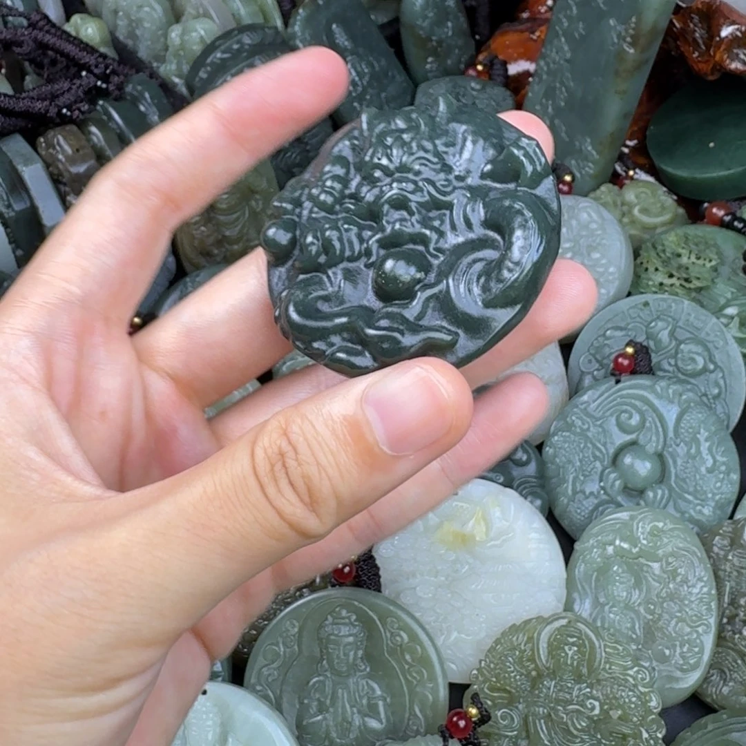 和田玉未镶嵌颈饰