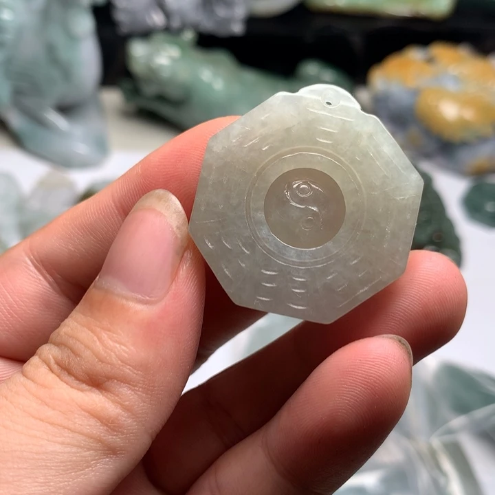 翡翠未镶嵌颈饰八卦22
