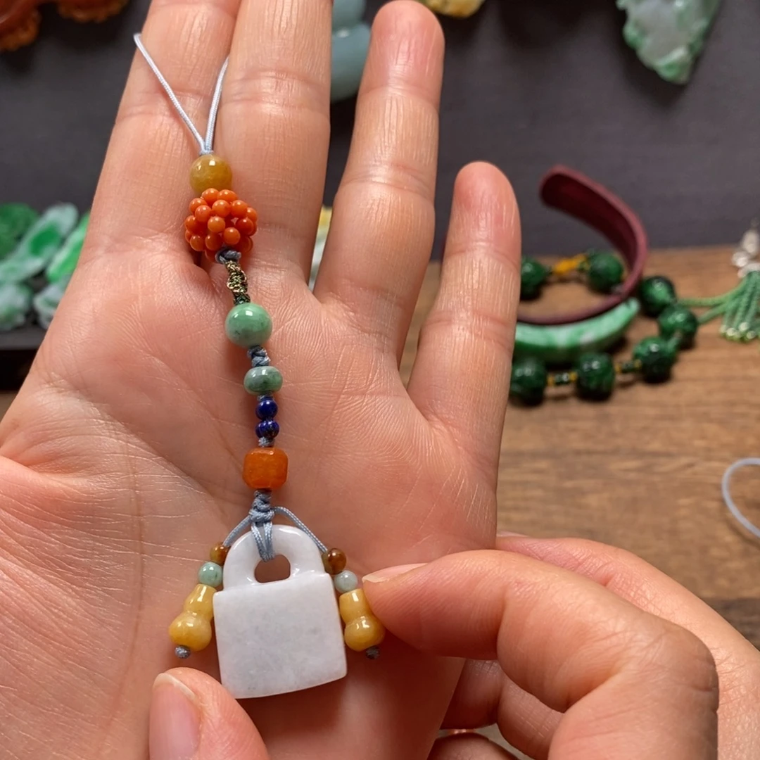 纳***殿翡翠未镶嵌颈饰复古国风