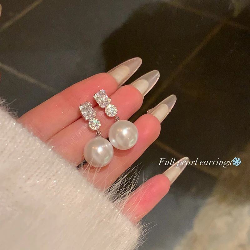 铜合金仿珍珠耳饰 爆闪满锆珠珠吊坠耳环高级感气质耳钉独特耳饰