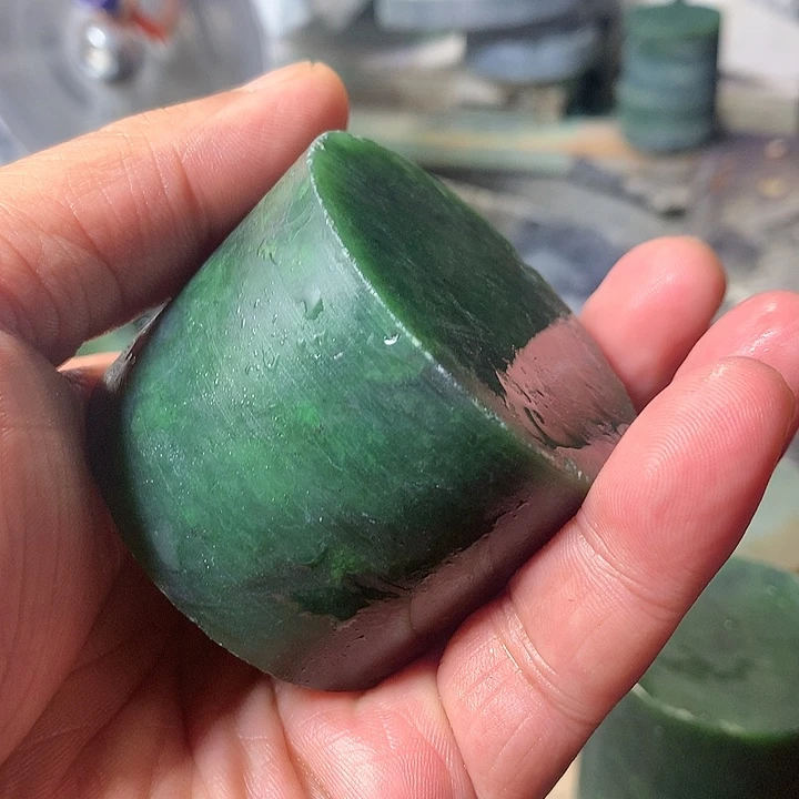 颈饰未镶嵌和田玉（糖玉）