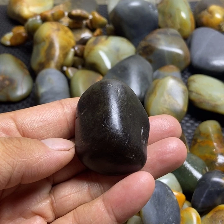 王***未镶嵌和田玉（糖玉）珠宝奇石