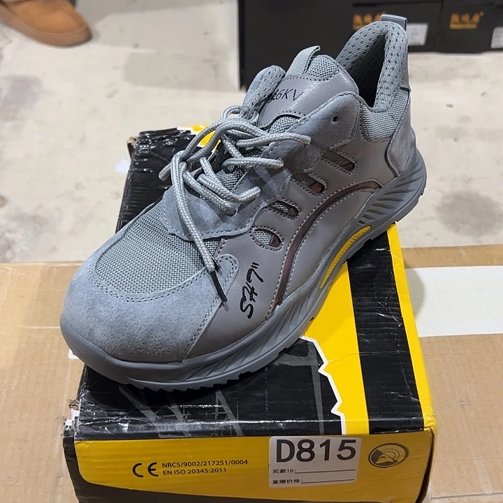 编码815号。43码防砸防刺劳保鞋。
