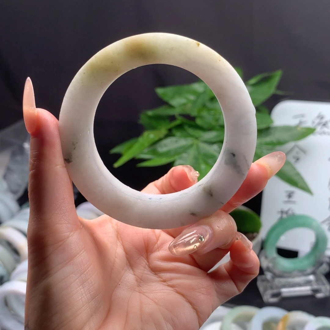 未镶嵌手镯定制翡翠