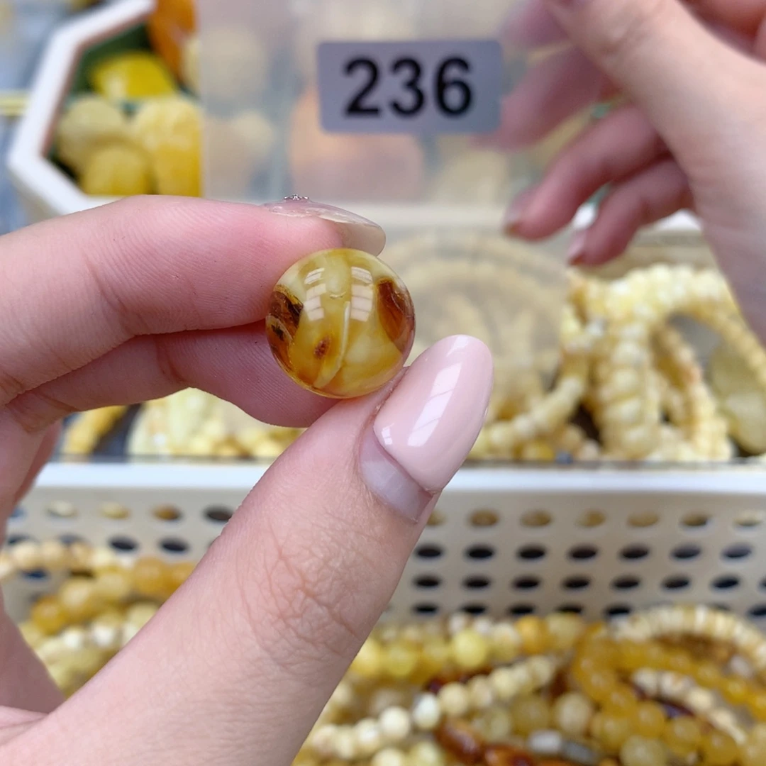 琥珀未镶嵌珠宝奇石